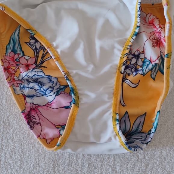 VENUS Yellow Tropical Floral Print High-Leg Bikini Bottom, size S - Picture 9 of 9